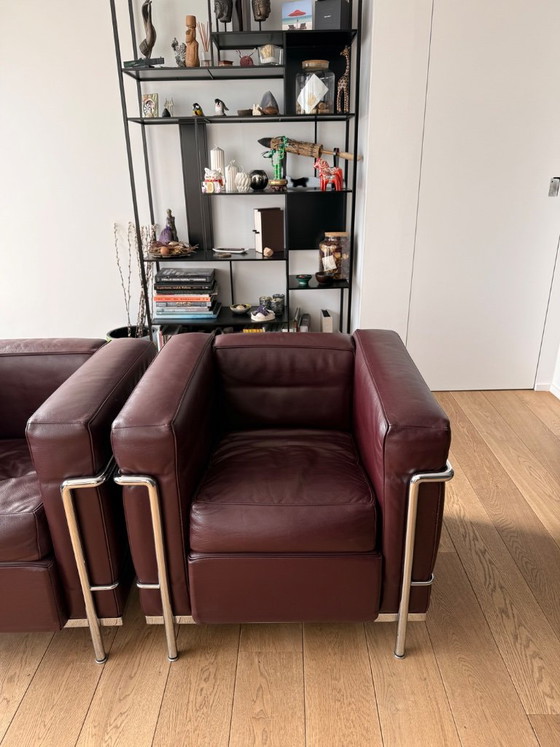 Authentic Pair Cassina LC2 – Le Corbusier – Bordeaux Leather – Chairs and lounge chairs, Chrome (photo 2 of 12)