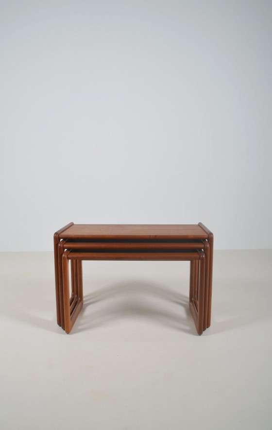 Image 1 of Set di tavolini impilabili danesi in teak, anni '60