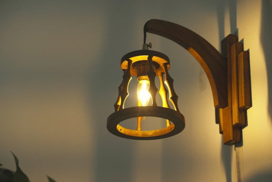 Image 1 of Set van twee Spaanse wandlampen, vintage houten lantaarnlampen, mediterrane verlichting in art-deco-stijl.