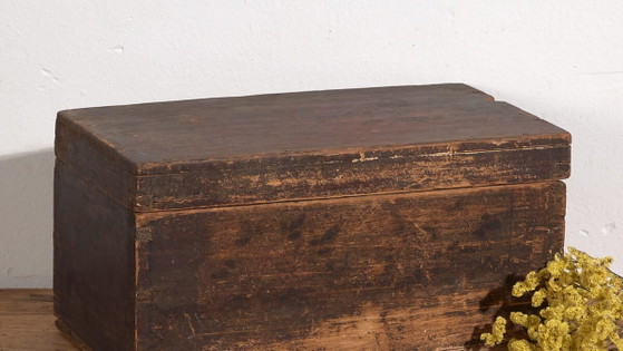Pequeña caja antigua estilo wabi sabi (c.1900) #35 – Vitrinas (photo 3 of 40)
