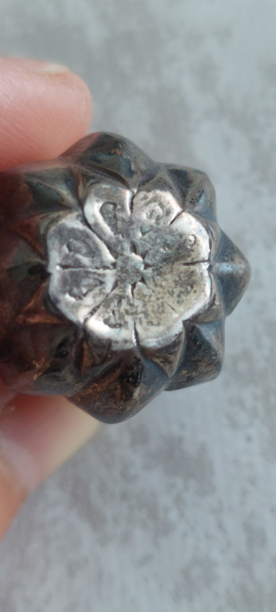 Image 1 of Esclusivo flacone di profumo in argento con corpo a coste