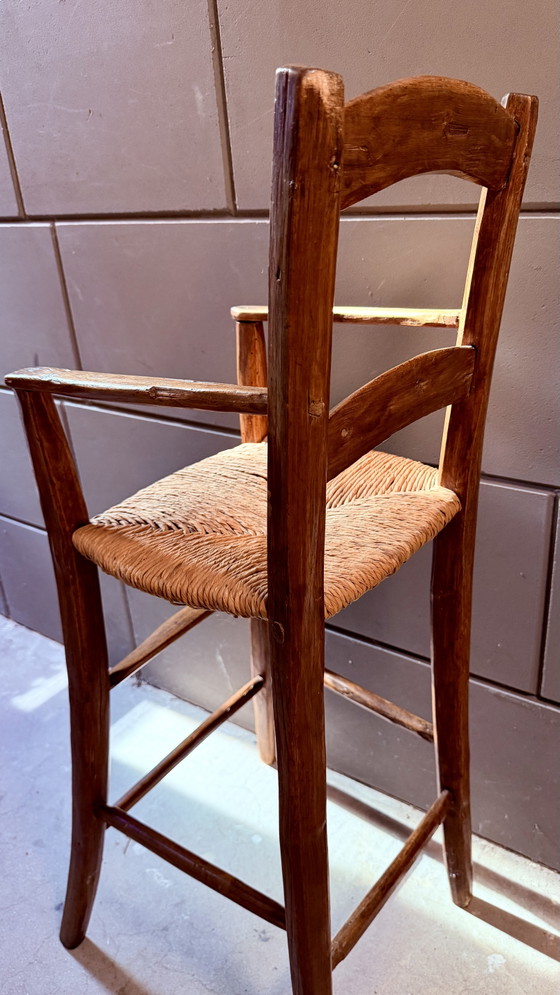 Uniek hoog rietenstoeltje – Eetkamerstoelen, Wicker, Wood (photo 8 of 9)