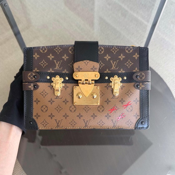 Image 1 of LOUIS VUITTON MARELLE GOUD MIEL EPI LEREN MONOGRAM ZAKJE