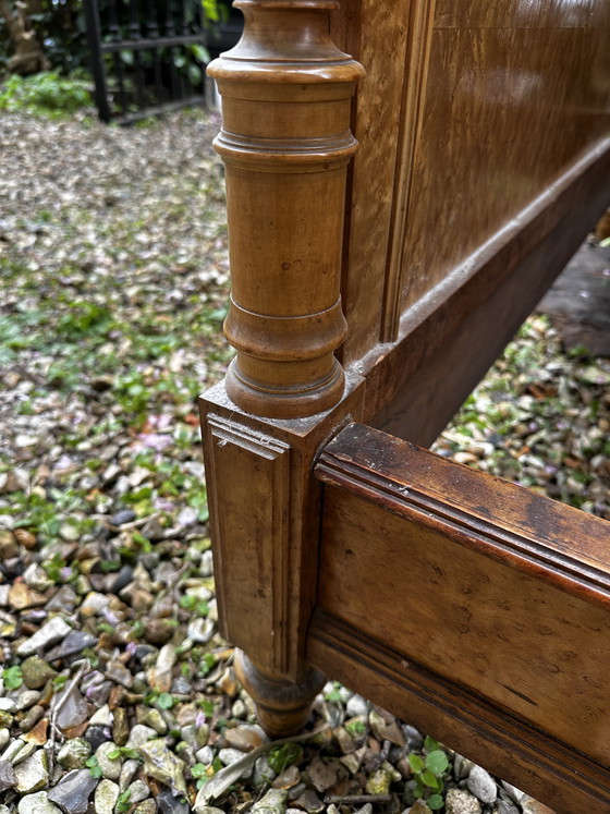 Image 1 of Lit en ronce de bois période Louis Philippe - Restauration 