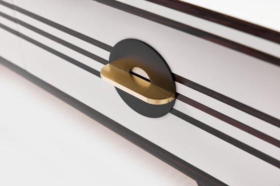 Image 1 of Vintage lage commode met afgeronde zijkanten en glazen blad, Denemarken, jaren 60.