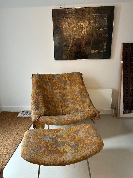 Image 1 of Artifort Pierre Paulin F156 Oyster armchair & stool