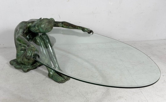 Image 1 of Mesa auxiliar/de centro escultórica con escultura de una mujer desnuda, bronce, Francia, década de 1980.