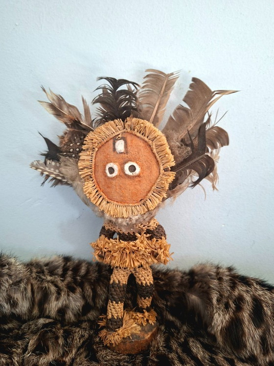 Image 1 of Afrikaanse tribale kunst: Maasai-schild en Pende-ritueelfiguur - Decoratie