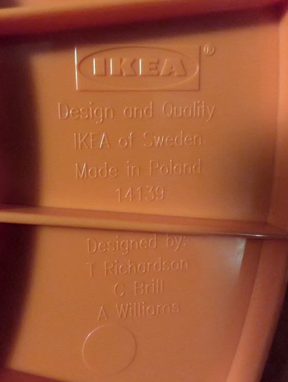 Image 1 of Ikea PS 2014 gekleurde kunststof opbergtafel Richardson