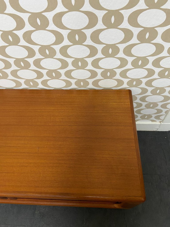 Image 1 of Mobile basso/TV vintage di Dyrlund con ante a serrandina