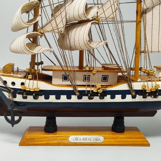 Erstaunliches Schiffsmodell aus den 1970er Jahren, „Circa Victoria 1828“. Hergestellt in England. (photo 8 of 9)