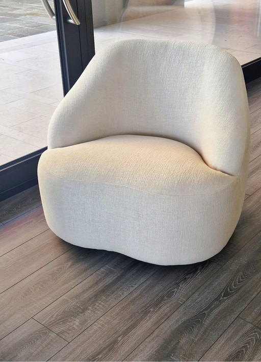 Margas armchair by &tradition