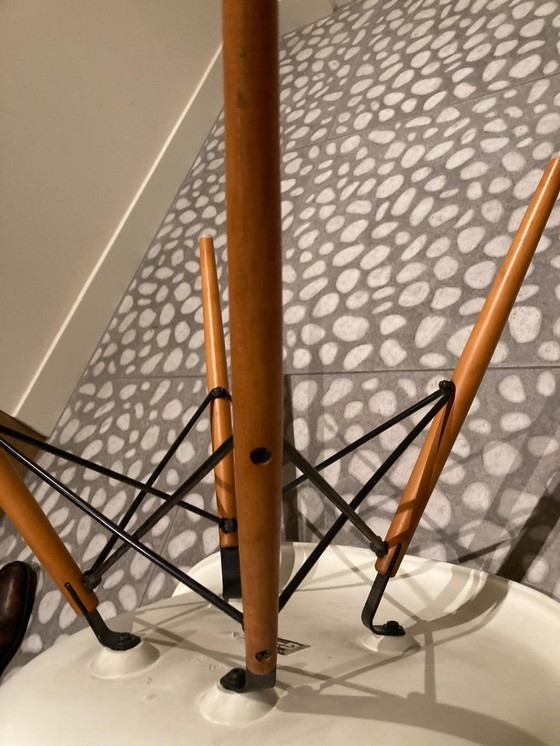 Image 1 of Set di 4 poltrone VITRA Eames DAW bianche.