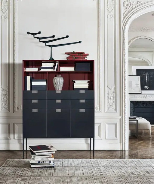 Mueble aparador Alcor con cajones y puertas de Maxalto B&B Italia