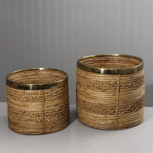 Coppia di grandi fioriere vintage in rattan e ottone disegnate da Gabriella Crespi negli anni '60