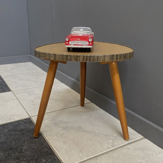 Bruin Driehoekig Plantentafeltje jaren 60 – Wood, lamine (photo 5 of 8)