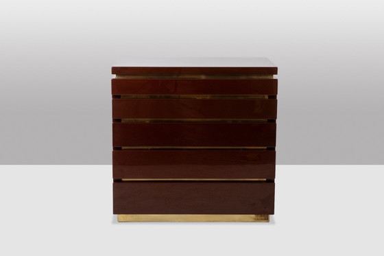 Jean-Claude Mahey. Ladekast van gelakt hout. Jaren 70-80. – Ladekasten, Wood, Brass (photo 2 of 8)