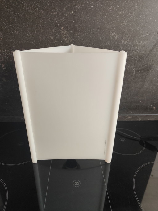 Luminaire : lampe de table Italiana Luce conçue par Piero POLATO
