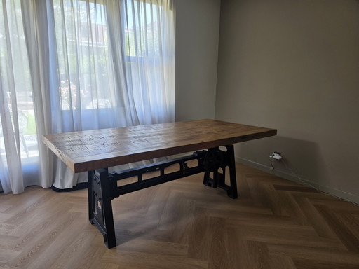 Table de salle à manger industrielle réglable, en bois de manguier et piètement en fonte !