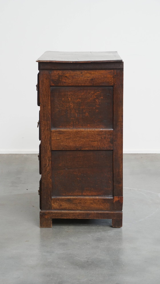 Image 1 of Ancienne commode anglaise du 18ème siècle à 5 tiroirs