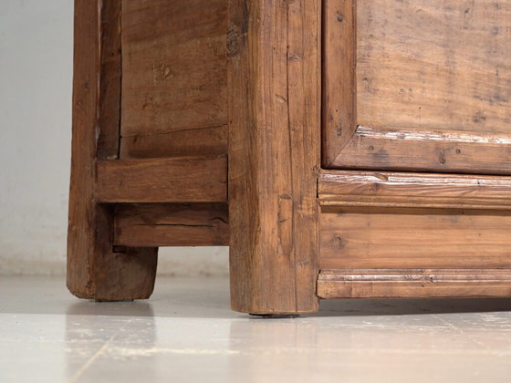 Tall Chinese sideboard in carved pine with geometric panels – Gansu, circa 1930 – Sideboard cabinet (photo 15 of 40)
