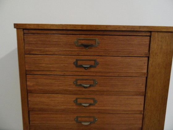 Image 1 of Vintage fourniturenkast