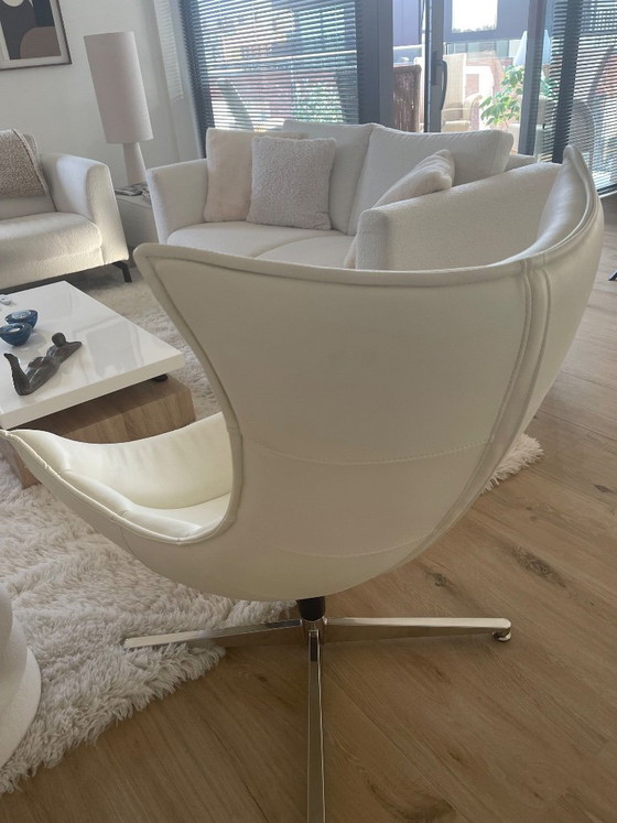 Image 1 of Drehsessel aus cremefarbenem Leder