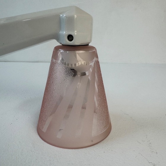 Image 1 of Antieke art-deco wandlamp met roze glas