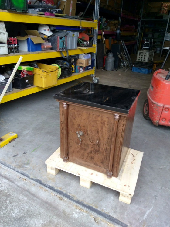 Image 1 of Caja fuerte antigua