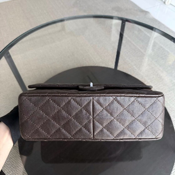 Image 1 of Chanel 2.55 Reissue 226 - 28 cm Gestepptes Caviar-Leder Dunkelbraun Silberne Hardware Serie 14