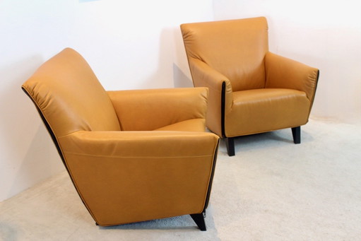 Artifort F330 ‘Cordoba’ Loungefauteuils in Zacht Oker Leer door Gerard van den Berg