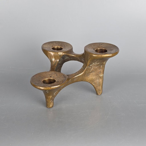Bronzen vintage kandelaar voor 3 kaarsen. Ontwerp van Michael Harjes. Jaren '60 '70. Brutalistisch ontwerp.