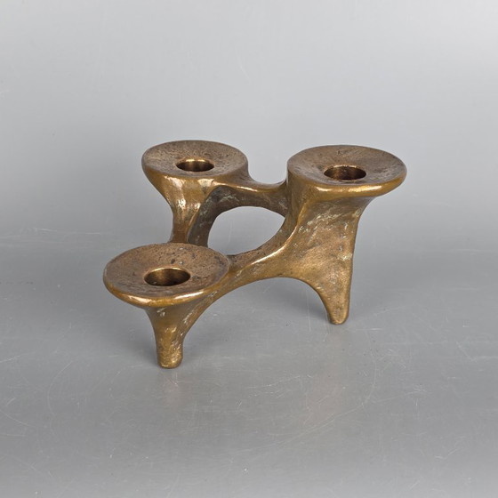 Image 1 of Bronzen vintage kandelaar voor 3 kaarsen. Ontwerp van Michael Harjes. Jaren '60 '70. Brutalistisch ontwerp.