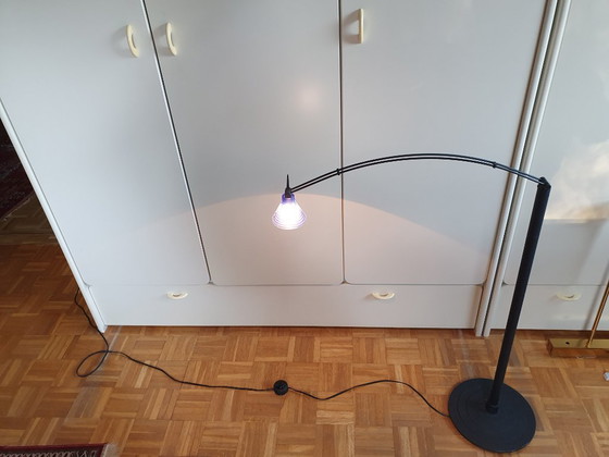 Zeldzame Vintage IKEA Booglamp 'Typ G9206' Met Blauw Geribbelde Matglazen Kap – Jaren '90 – Vloerlampen, Metal (photo 4 of 8)