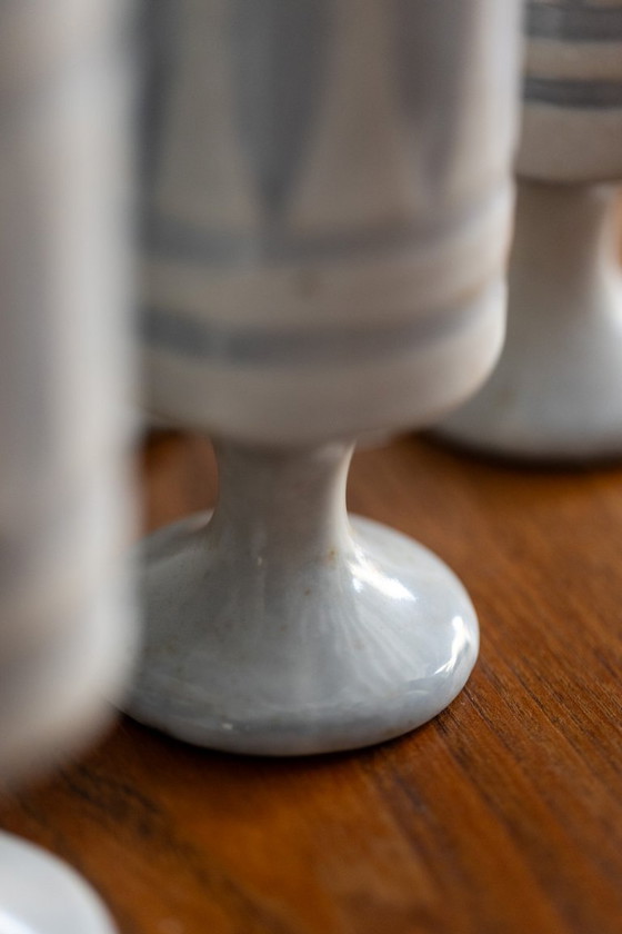 Image 1 of Roger Capron. Set di 8 bicchieri in ceramica, firmati e datati 1976