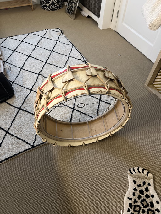 Grote lampenkap, gemaakt van oude trommel