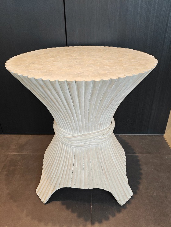 Image 1 of Mesa de ratán con forma de gavilla de trigo - McGuire