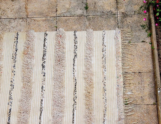 Image 1 of Marokkanischer Berberteppich handira 260x130 cm wendbar aus Wolle und Pailletten