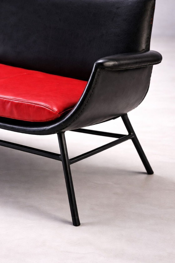 Image 1 of Zweisitzer-Ledersofa aus der Mitte des 20. Jahrhunderts, 1960er Jahre, Tschechoslowakei