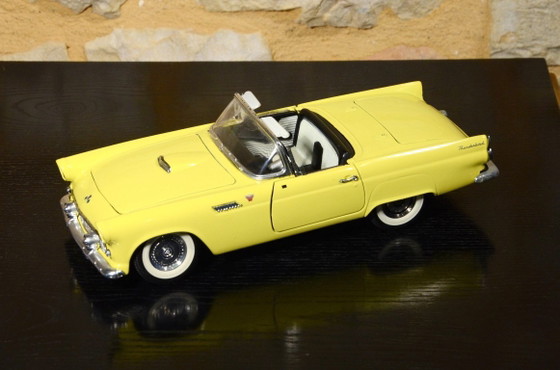 Ford Thunderbird Classic Bird, Baujahr 1955, im Maßstab 1:18, gelb – Dekorative Objekte, Metal, Plastic (photo 6 of 6)