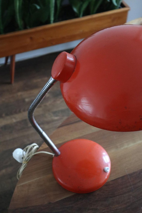 Image 1 of Lampada da scrivania arancione massiccia vintage