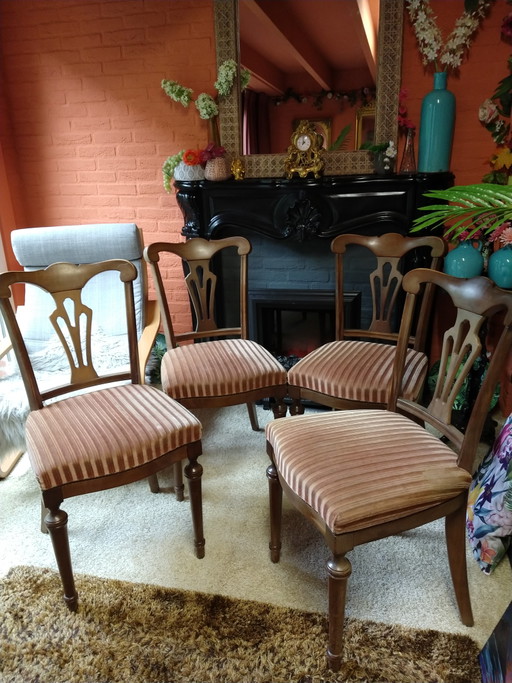 Set di quattro sedie da pranzo antiche in stile Art Déco.
