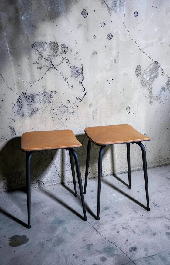 Par de taburetes – Metal, Vintage (photo 4 of 6)