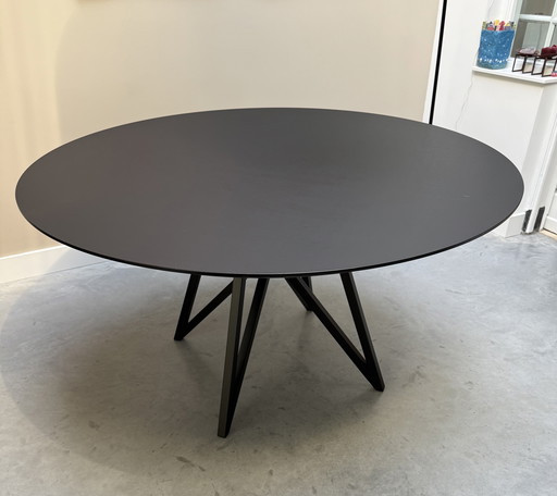 Dining table round 140cm Studio Henk