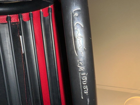 Image 1 of Original Cassina LC4 Chaise Longue – Vintage (50 years) with like-new red leather upholstery