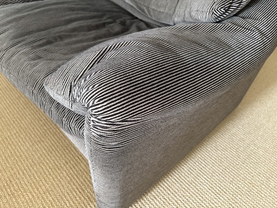 Image 1 of Vintage Cassina Maralunga tweezits bank