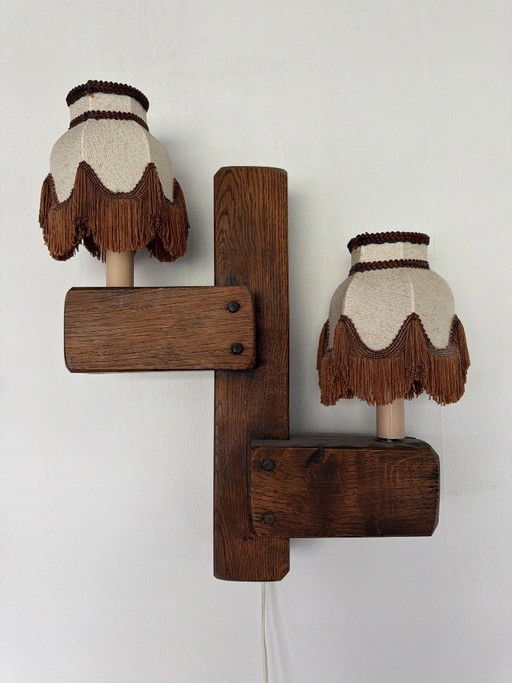 Esclusiva lampada da parete vintage in legno massello di quercia con paralume sfrangiato - anni '60/'70