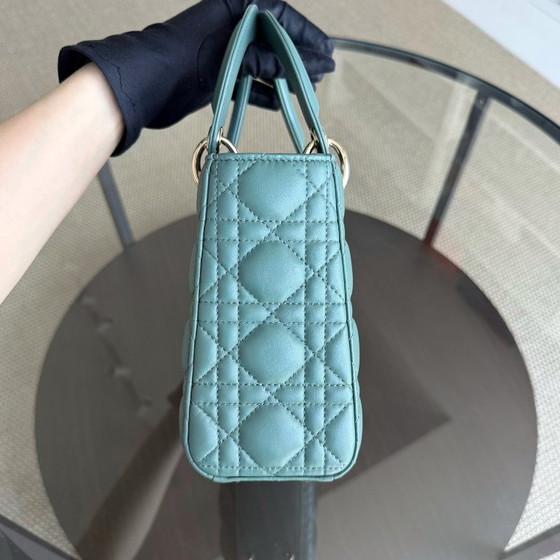 Image 1 of DIOR LADY SMALL FLAP - CANNAGE LAMSLEER GROEN MET GOUDEN BESLAG EN BEDELTJES