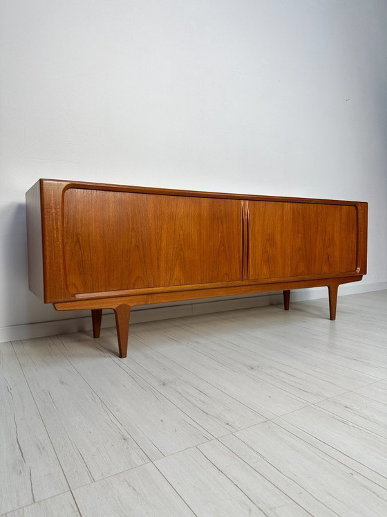 Image 1 of Buffet danois en teck des années 1960 par Bernhard Pedersen & Søn – Crédence vintage avec portes tambour