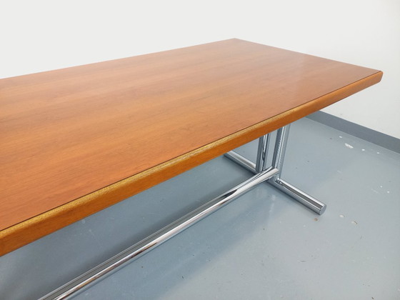 Image 1 of Scrivania vintage in legno di noce e metallo cromato degli anni '70